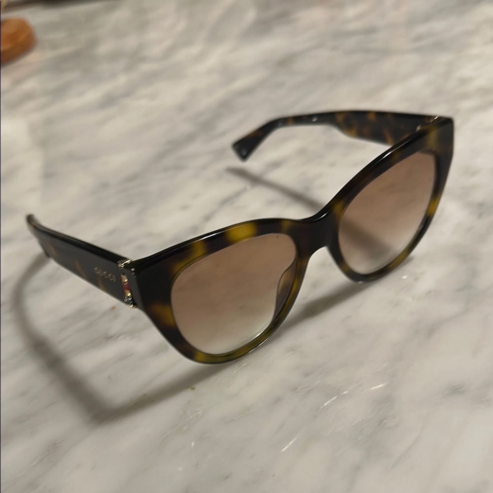 Gucci GG0460S 001 Cat Eye Sunglasses (Pouch Case Included)